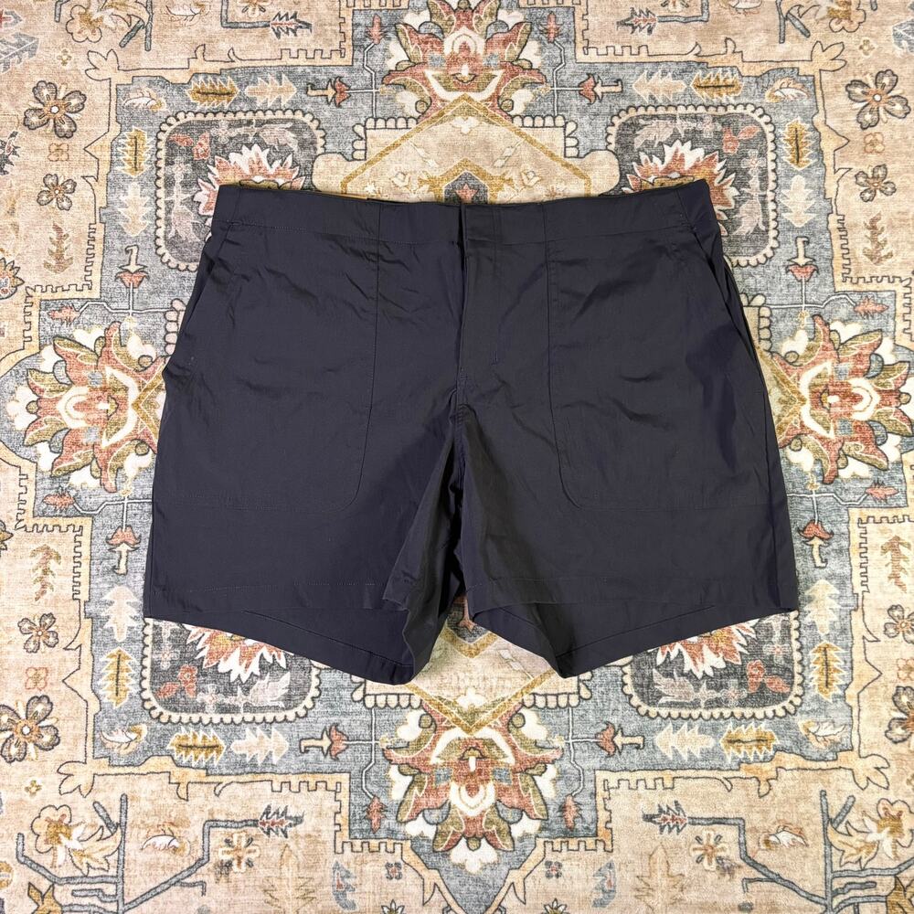 Eddie Bauer New With Tags hiking outdoor women’s shorts Black lightweight 14 NWT